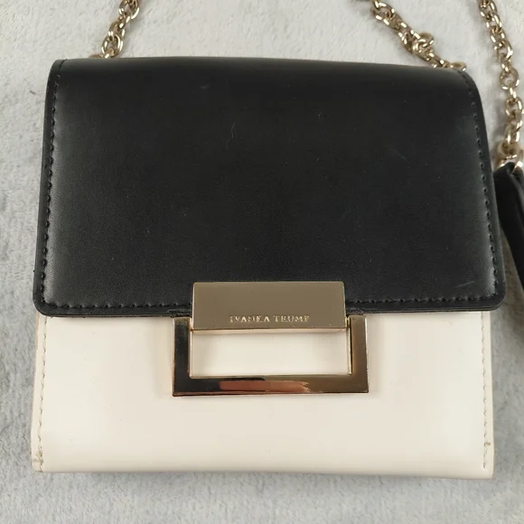 Ivanka Trump Small Purse - Picture 2 of 13